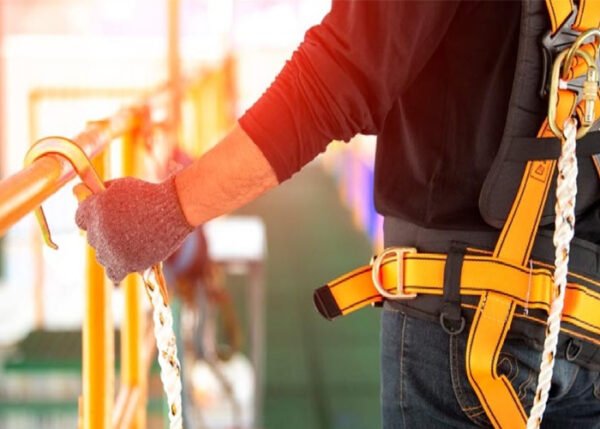 Curso de Trabajo Seguro en Altura y Protección de Caídas.